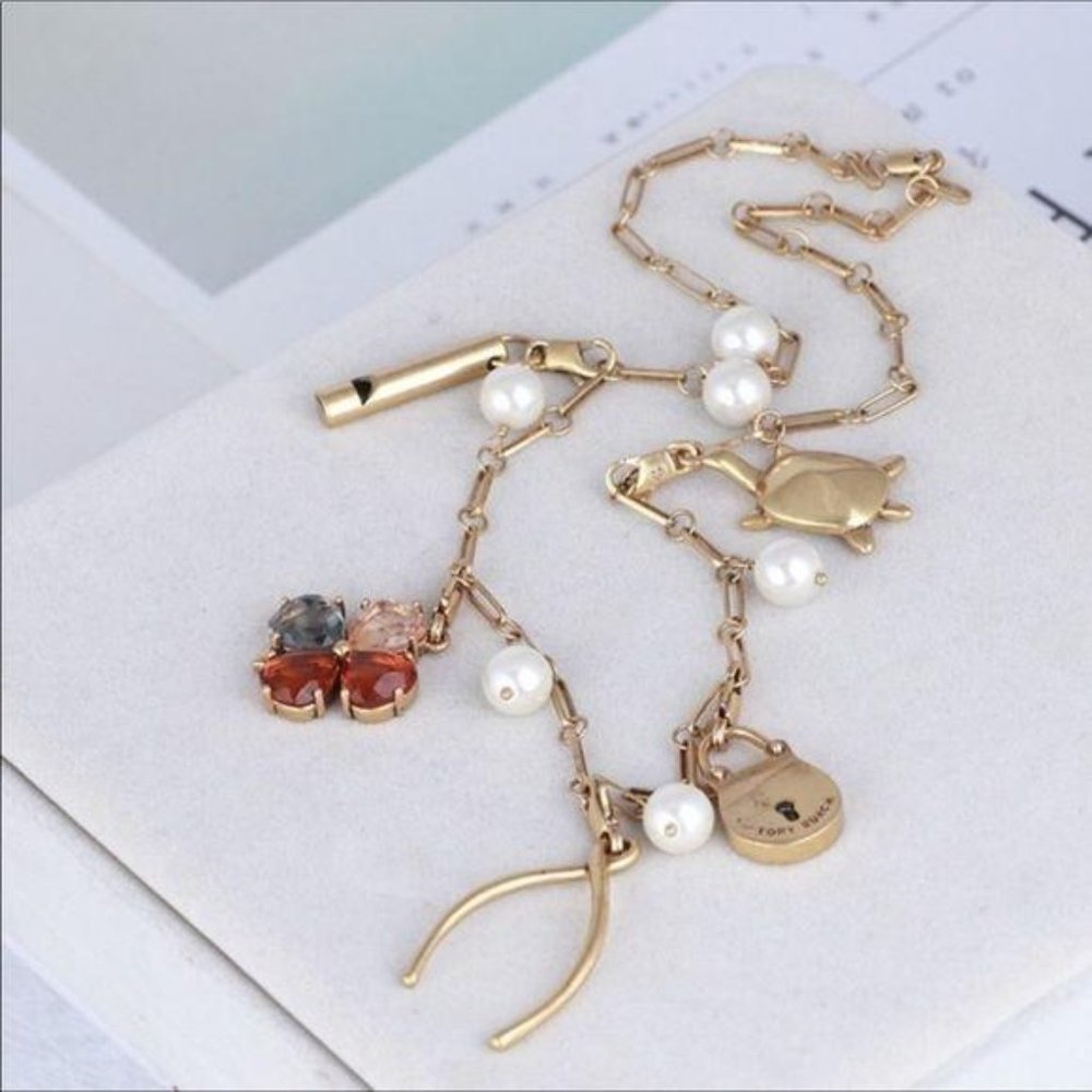 NWOT Tory Burch Clover Bass Christmas Necklace - Picture 6 of 8